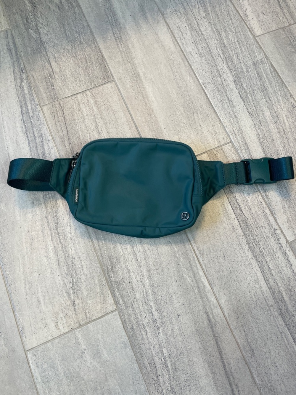 Lululemon Teal NWOT Crossbody or Belt Bag